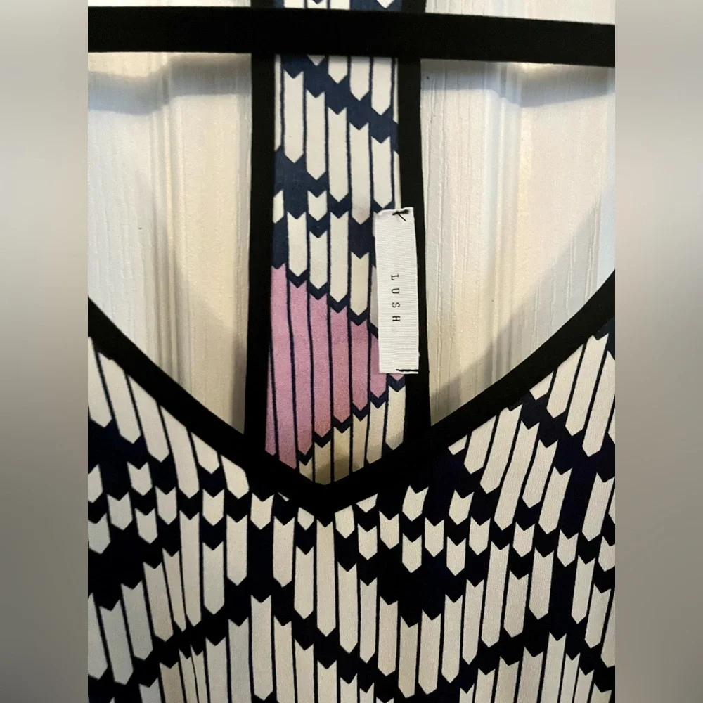 Lush Nordstrom Geometric print mini dress pink, white, navy Small EUC - Picture 7 of 14